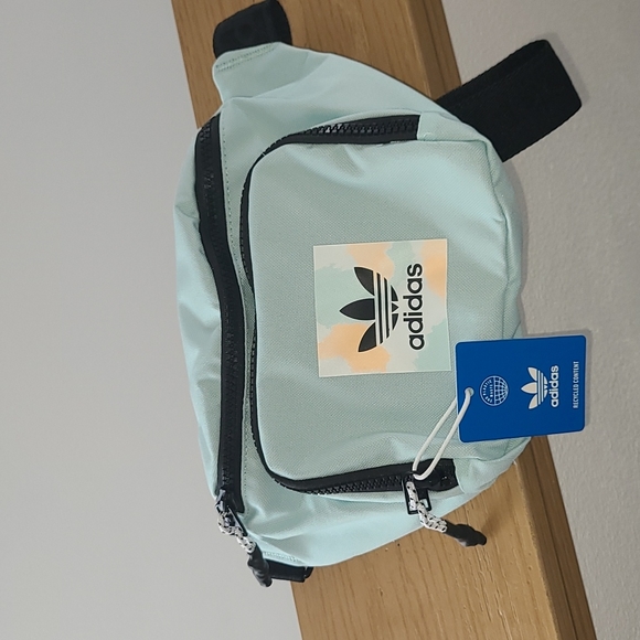 adidas Handbags - 🆑️⏰lowest price⏰🆑️adidas Bag